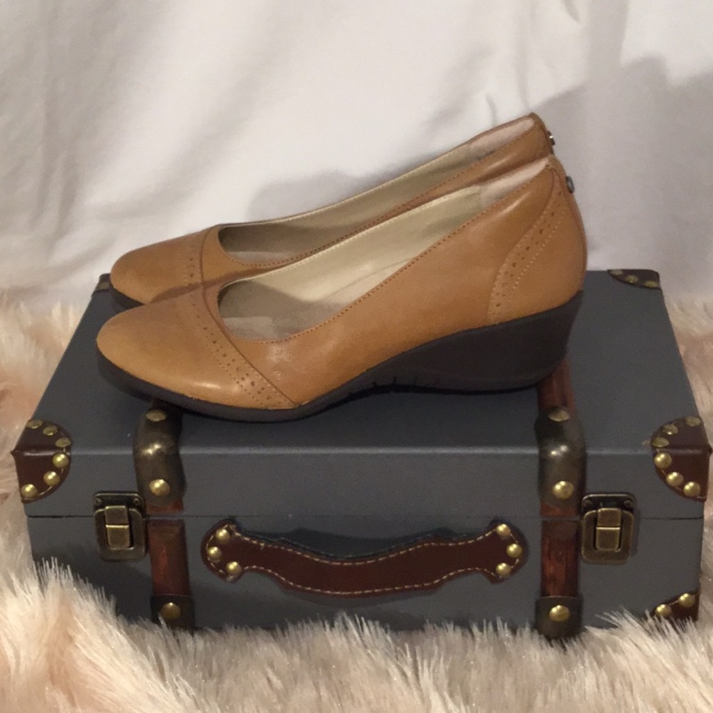 New Hush Puppies leather loafers